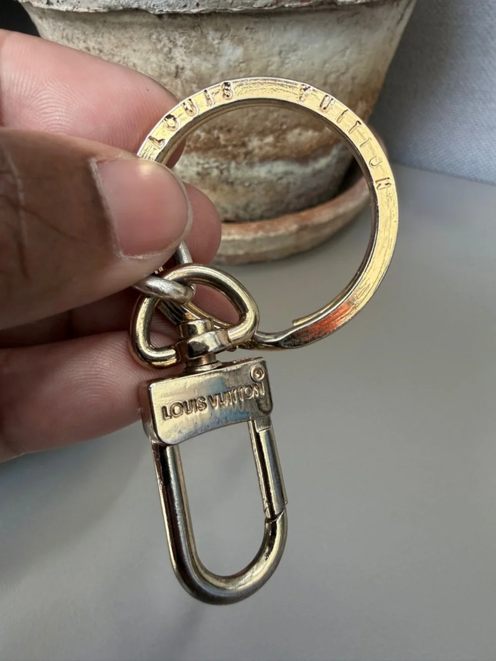 Louis Vuitton Monogram Key Ring with Gold Hardware. - Picture 3 of 7